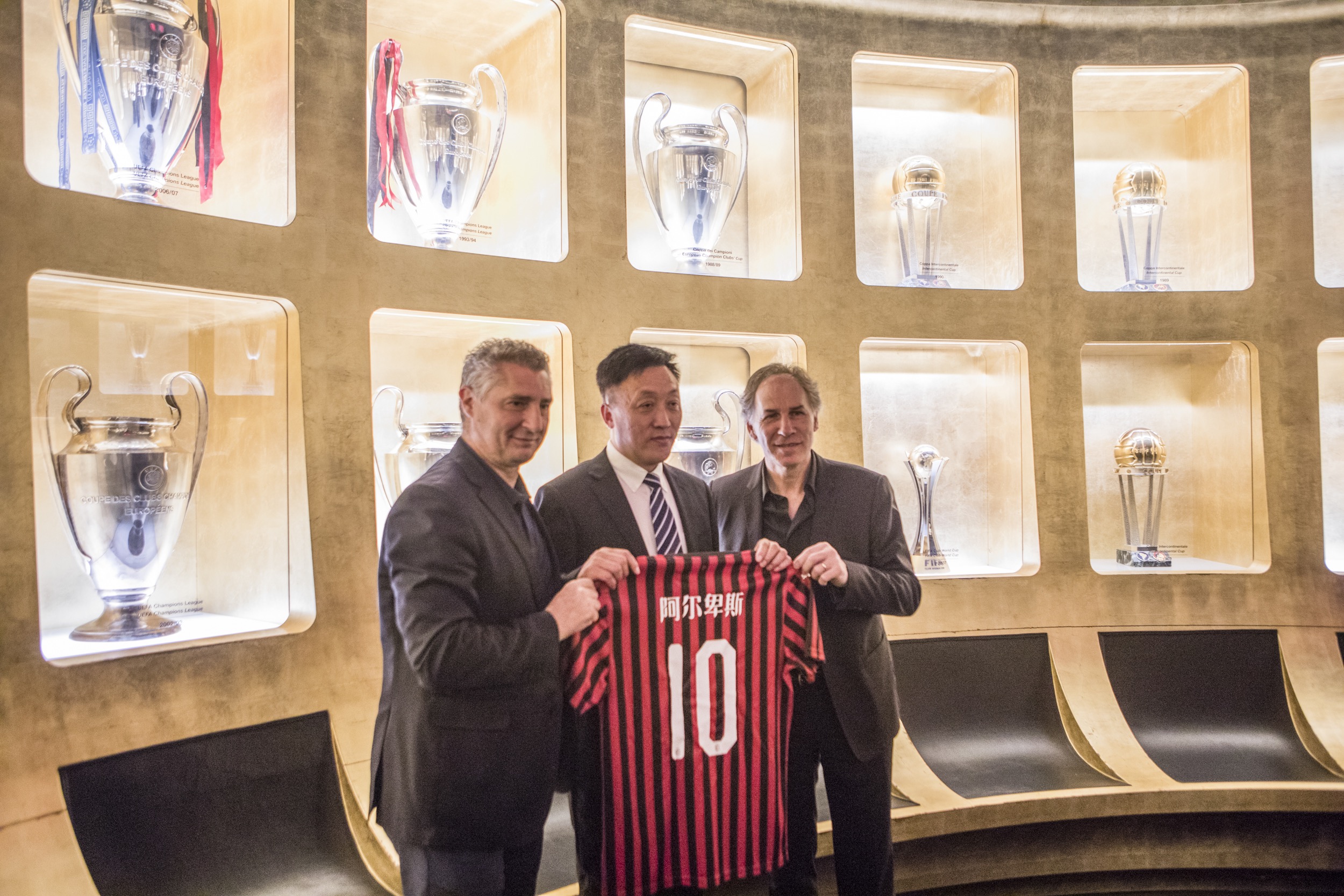 [NBA]东契奇空砍38+10+10 湖人不敌马刺