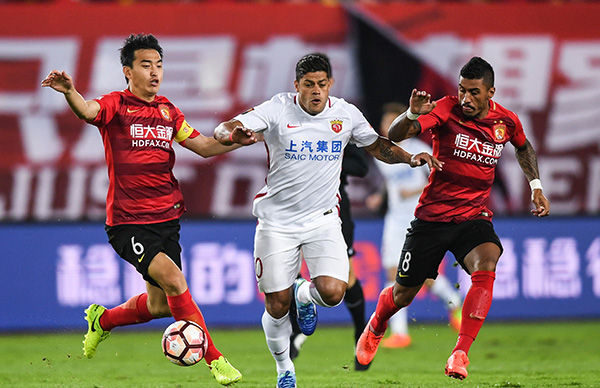 东体：国足海外拉练选迪拜