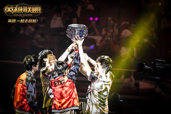 EsportsCharts：LCK决赛T1 vs GEN创造了LCK历史上的观看人数峰值新纪录